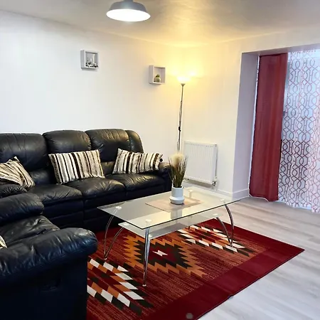Crescent Apartment - Two Bedroom